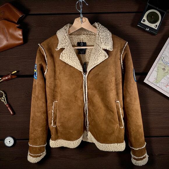 Her Universe NWT Shadow of the Tomb Raider Women's Junior Medium Aviator Jacket - Picture 2 of 14